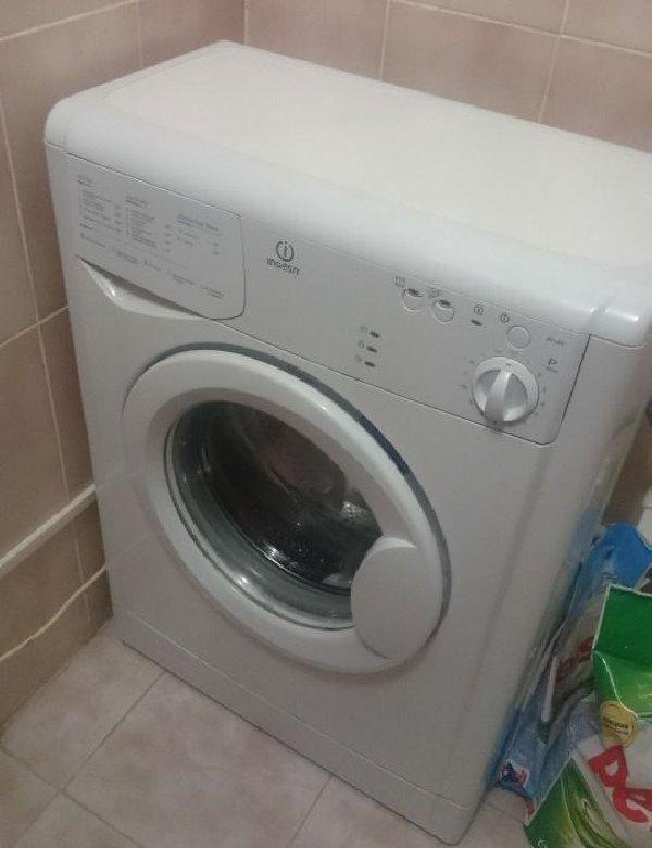 Характеристика стиральная машина индезит модель wiu80. Машинка индезит wiu 80. Wiu 62 фото. Стиральная машина 15 кг. Стиральная машинка indesit wisn 80.