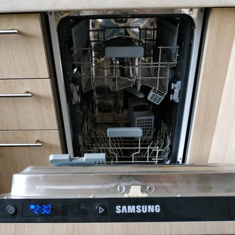 Встроенная посудомоечная машина samsung