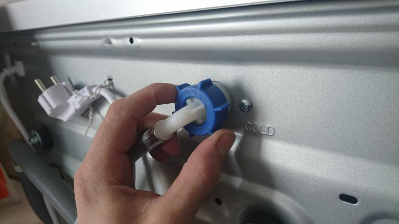 Фильтр подачи воды в стиральной машине. Фильтр подачи воды для стиральной машины Индезит. Клапан набора воды для стиральной машины LG WD 1048. Заливной клапан для стиральной машины LG WD-80480n. Заглушка для наливного шланга стиральной машины.