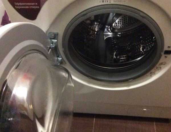 Потекла стиральная машинка во время стирки