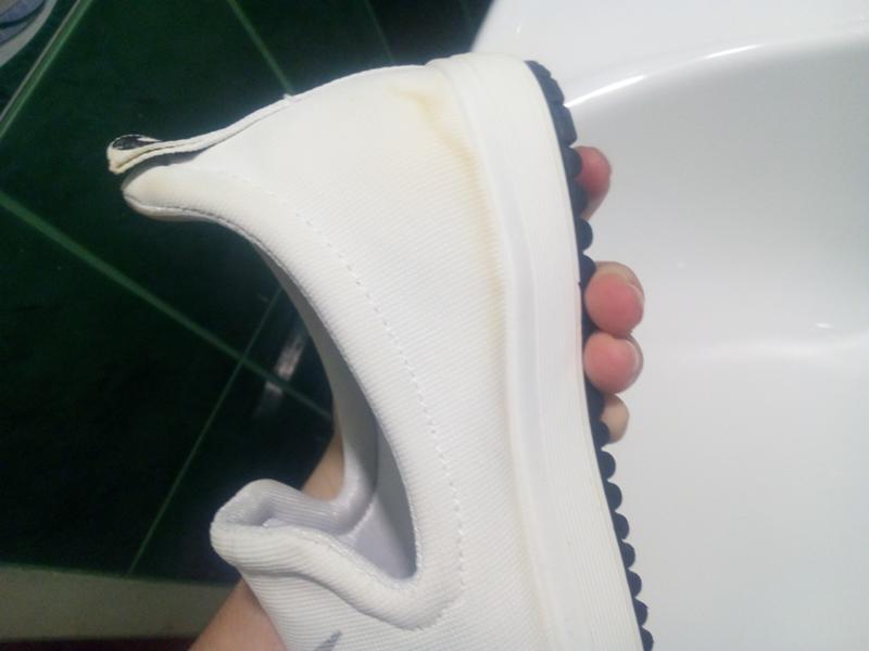 Чем отмыть белые кроссовки от желтизны