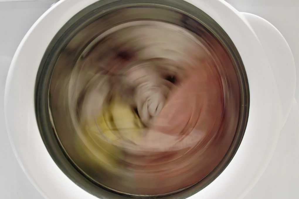 Стиральная машина стирает но не отжимает. Стиральная машинка не отжимает. Стиральная машина отжимает. Не выжимать в стиральной машине. Стиральная машина не отжимает белье.