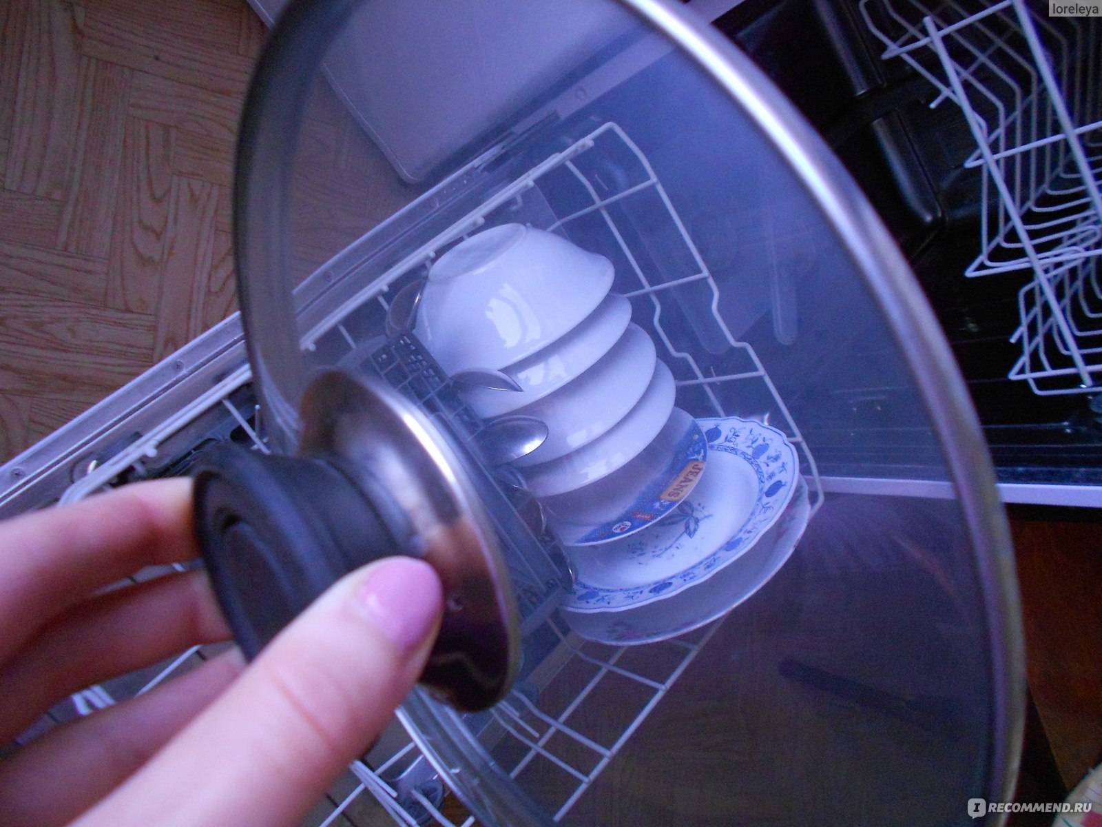 Почему после посудомойки на посуде налет. Крышка посудомоечной машины. Заглушки посудомойки. Стеклянные крышки от посудомойки. Налет в посудомоечной машине.