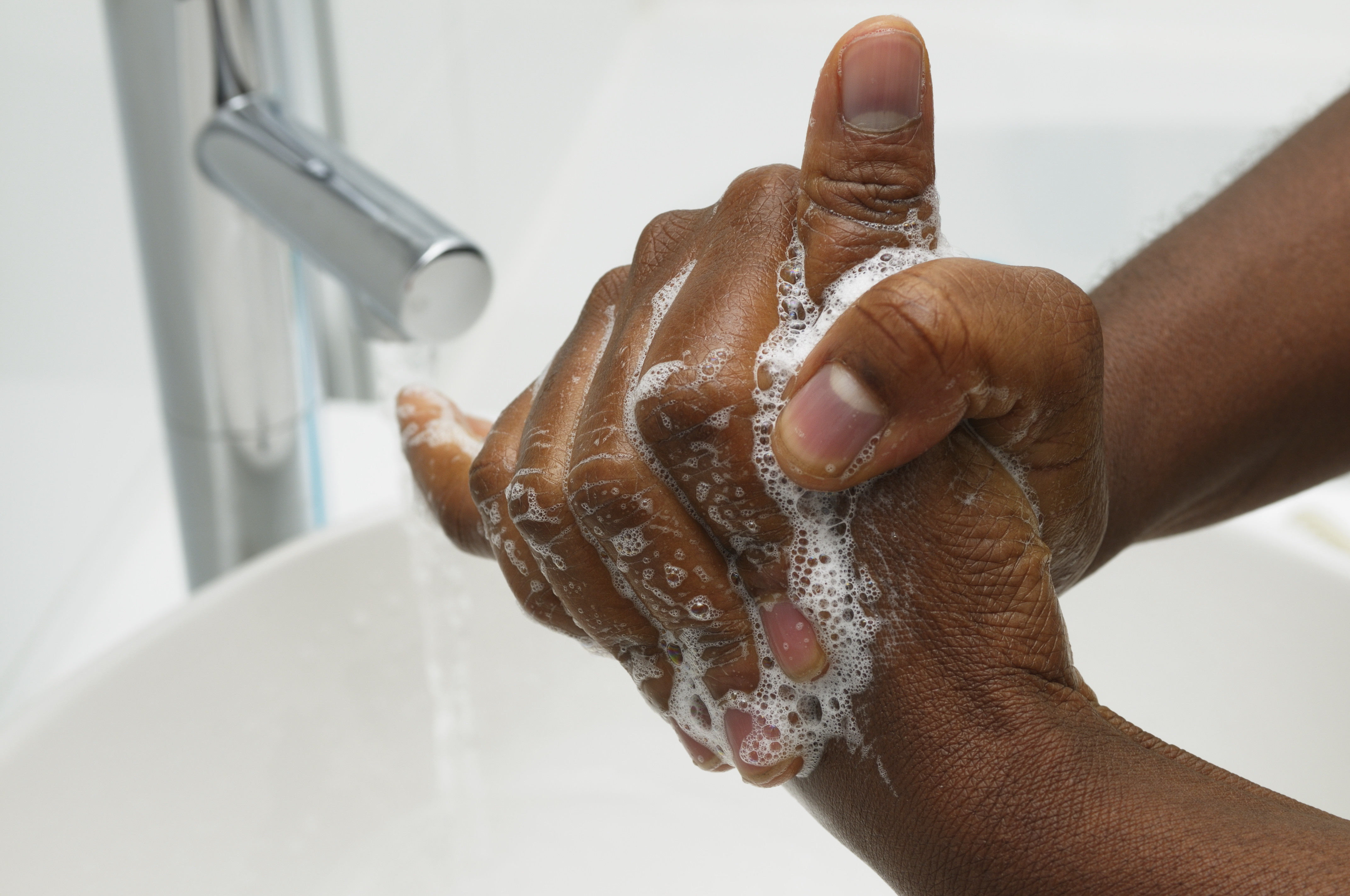 I wash my face and hands. Мытье рук. Мыло для рук. Мыть руки. Умываю руки.