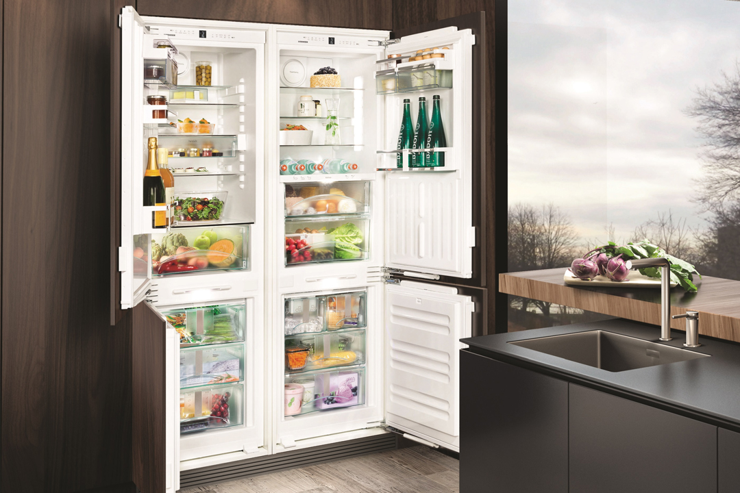 Какие встроенные холодильники лучше. Холодильник Liebherr Side by Side. Встроенный холодильник Side by Side. Встраиваемый холодильник Liebherr. Холодильник Либхер двухдверный.