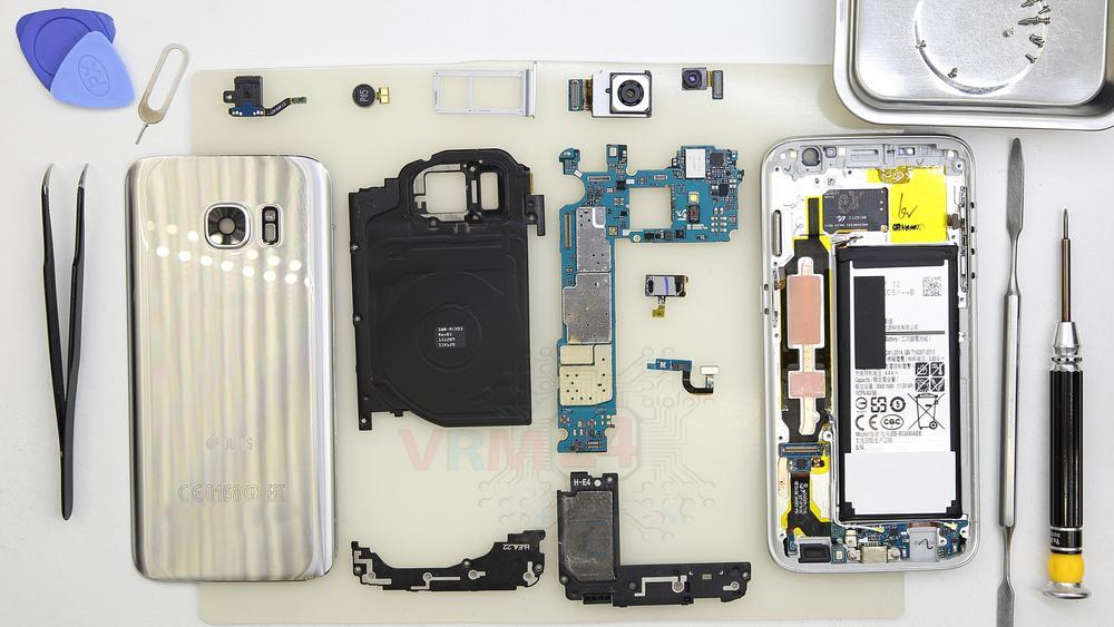 Разборка самсунга. Разбираем Samsung Galaxy s7. Samsung SM g930fd разборка. Me900 Samsung Disassembly. Samsung s7 разобранный.